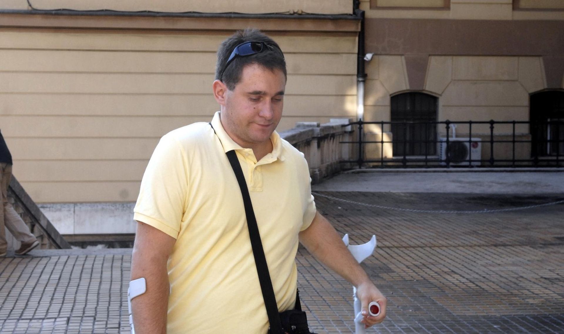 13.09.2011. Rijeka - Miroslav Maskarin u pratnji odvjetnice dolazi na raspravu na Zupanijski sud.
Photo: Goran Kovacic/PIXSELL