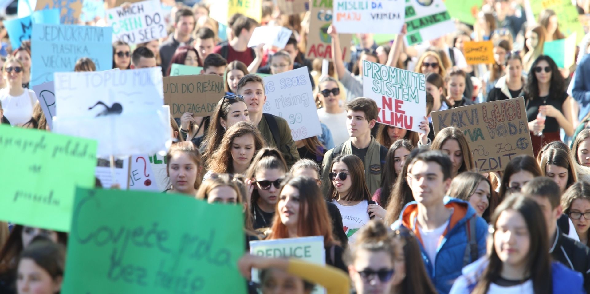 Split: Prosvjedna povorka za klimu učenika srednjih škola  15.03.2019., Split- Ucenici splitskih skola prikljucili su se danas svojim mimohodom od HNK preko Banovine do Djardina globalnom projektu "School Strike 4 Clime".
Photo: Ivo Cagalj/PIXSELL