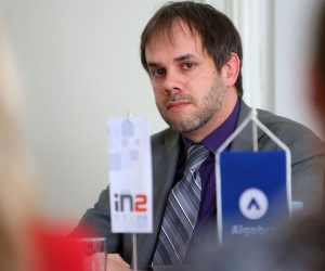 17.03.2017., Zagreb - U Drzavnom zavodu za statistiku predstavljen je hrvatski tim koji je pobijedio na europskom Big Data Hackathonu. Pobjednicki tim koji je u dva dana pripremio aplikaciju cine dr.sc.Leo Mrsic, mr.sc. Igor Kaludjer te doc.dr.sc. Robert Kopal.
Photo: Jurica Galoic/PIXSELL