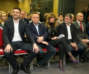 16.03.2019., Osijek - SDP je predstavio kandidate i listu za izbore za Europski parlament. Na skupu su bili predsjednik SDP-a Davor Bernardic, predsjednik SDP-a Osjecko - baranjske zupanije Domagoj Hajdukovic, europarlamentarka i kandidatkinja na listi Biljana Borzan te kandidati Barbara Antolic Vupora i Predrag Matic.
Photo: Dubravka Petric/PIXSELL