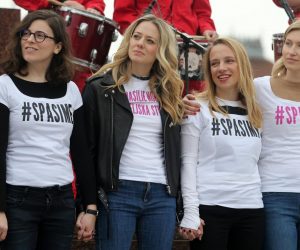 16.03.2019., Zagreb - Inicijativa #SPASIME, koju je 1. ozujka pokrenula scenaristica i glumica Jelena Veljaca, u 11:55 na Tomislavovom trgu organizirala prosvjed protiv rastuceg vala obiteljskog, ali i svakog drugog nasilja u Hrvatskoj. Jelena Veljaca. 
Photo: Dalibor Urukalovic/PIXSELL