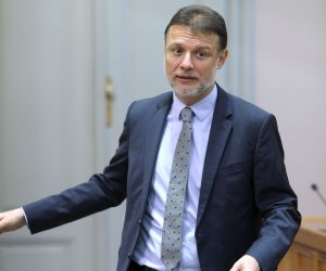 Zagreb: Sabor raspravlja o zakonu o zaštiti potrošača 17.01.2019., Zagreb- Sabor je 11. sjednicu nastavio raspravom o zakonu o zastiti potrosaca. 
Gordan Jandrokovic. 
Photo: Patrik Macek/PIXSELL