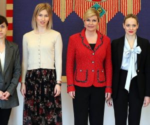 Zagreb: Članice inicijative SpasiMe na sastanku s predsjednicom Grabar-Kitarović 19.03.2019., Zagreb - Predsjednica Republike Kolinda Grabar-Kitarovic odrzala je sastanak s predstavnicama inicijative SpasiMe. Anica Tomic, Mirsada Begovic, Uma Zecevic Separovic, Kolinda Grabar-Kitarovic, Jelana Veljaca, Nerma Mehadzic. Photo: Goran Stanzl/PIXSELL