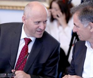 Zagreb: Konzultacije koalicijskih partnera Branka Bačića i Milorada Pupovca 20.06.2018., Zagreb - Na 36. sjednici Odbora za Ustav, Poslovnik i politicki sustav u Hrvatskom saboru raspravlja se o zahtjevima za raspisivanje referenduma o izmjenama izbornog sustava gradjanske inicijative Narod odlucuje. Prije i za vrijeme sjednice trajale su intenzivne konzultacije koalicijskih partnera Branka Bacica i Milorada Pupovca.

Photo: Patrik Macek/PIXSELL