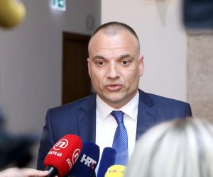 Zagreb: Izjave nakon sjednice Odbora za unutarnju politiku i nacionalnu sigurnost 21.03.2019., Zagreb - Nakon sjednice  Odbora za unutarnju politiku i nacionalnu sigurnost Ranko Ostojic i Danijel Markic dali su izajave za medije. 
Photo: Patrik Macek/PIXSELL