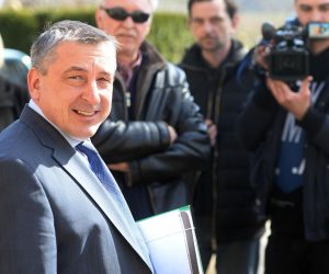 21.03.2019., Gornji Mihaljevec- Potpredsjednik Vlade RH i ministar graditeljstva i prostornog uredjenja Predrag Stromar urucio Ugovor o dodjeli bespovratnih sredstava za projekt energetske obnove Doma kulture.
Photo: Vjeran Zganec Rogulja/PIXSELL