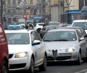 Zagreb: Velike prometne gužve u centru grada 21.12.2018., Zagreb - Na cestama u centru grada su velike guzve. 
Photo: Marko Lukunic/PIXSELL