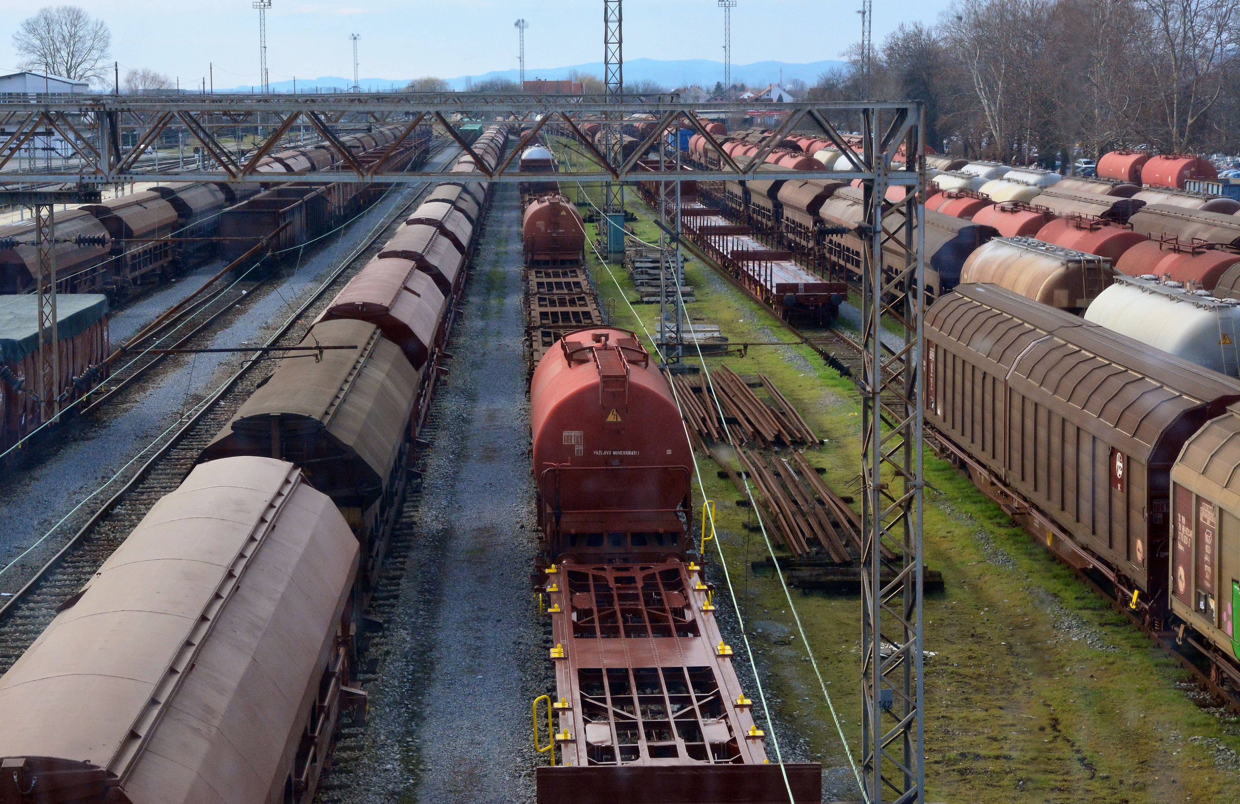22.01.2018., Slavonski Brod - Razvrstavanje vagona na zeljeznickom kolodvoru u Slavonskom Brodu. 
Photo: Ivica Galovic/PIXSELL