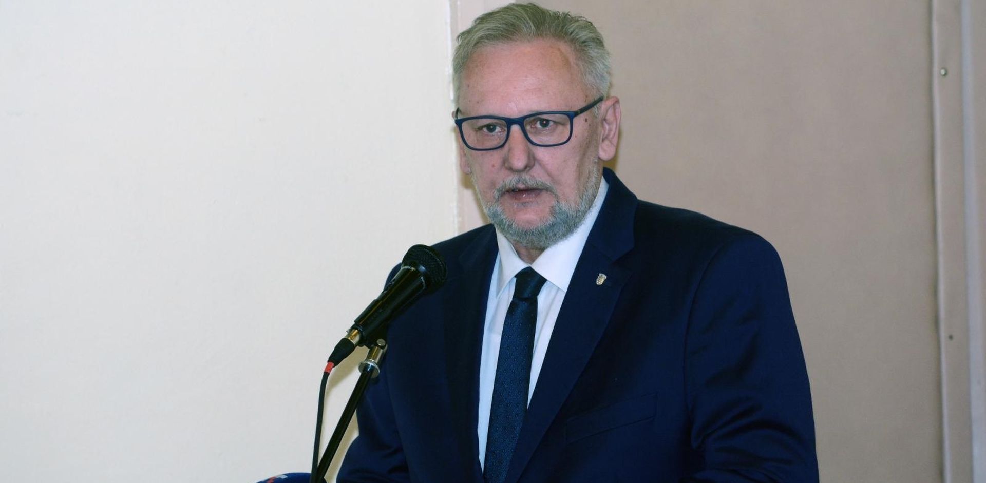 22.02.2019., Petrinja - U Hrvatskom domu odrzana je tribina "Humanitarni aspekt integracije trazitelja azila u hrvatsko drustvo" koju su organizirali Ministarstvo unutarnjih poslova i Grad Petrinja. Uz domacina gradonacelnika Petrinje Darinka Dumbovica tribini su nazocili ministar unutarnjih poslova Davor Bozinovic i ravnatelj Isusovacke sluzbe za Izbjeglice u Hrvatskoj Tvrtko Barun a tribini se odazvao i veliki broj Petrinjaca. Davor Bozinovic.
Photo: Nikola Cutuk/PIXSELL