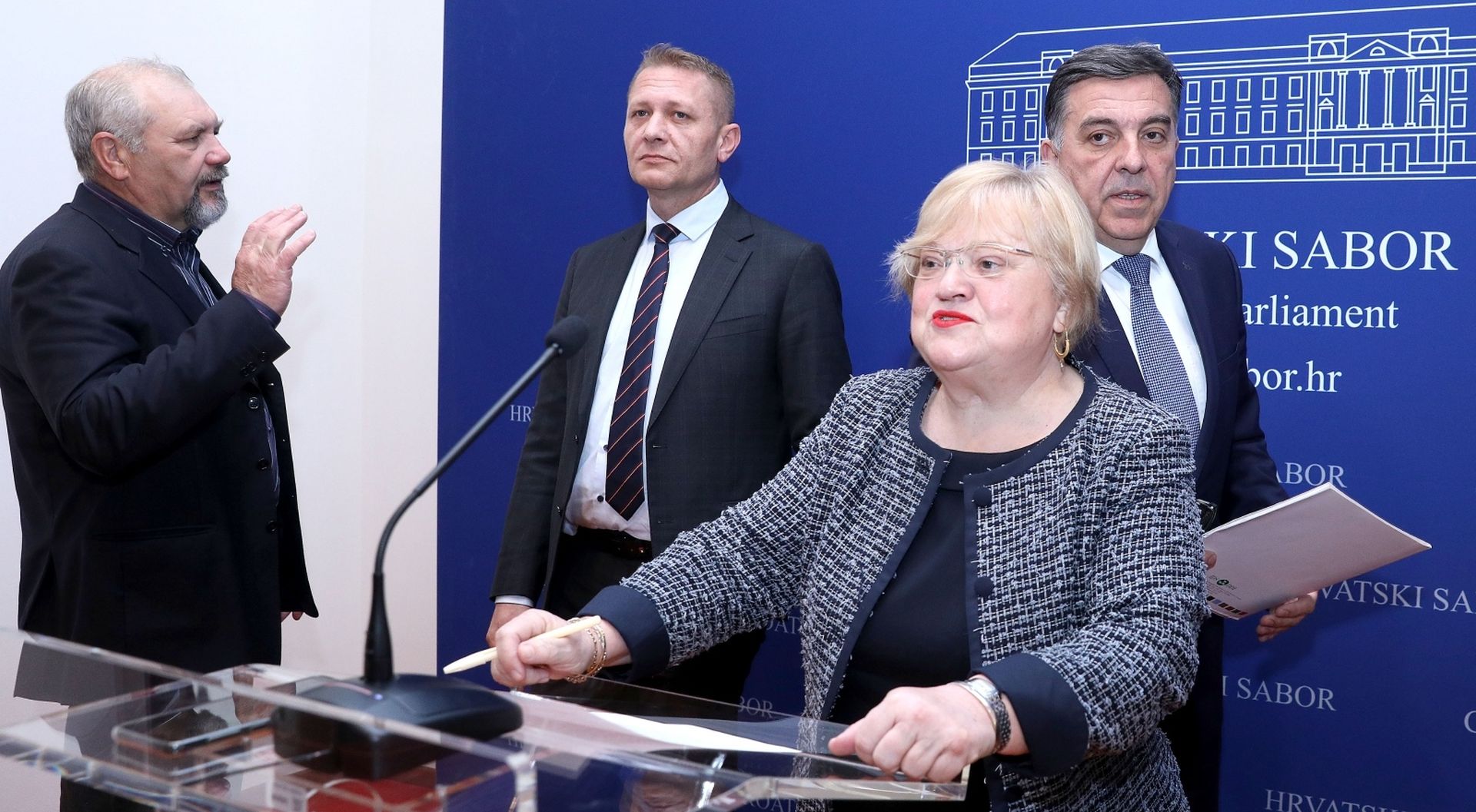 Zagreb: Kluba zastupnika GLAS-a i HSU-a održao konferenciju za medije 22.03.2019., Zagreb - U Saboru je odrzana konferencija za medije Kluba zastupnika GLAS-a i HSU-a, Kluba zastupnika HSS-a i zastupnika Tulija Demetlike. O temi: "Konacni prijedlog zakona o financiranju politickih aktivnosti, izborne promidzbe i referenduma" govorili su zastupnici Anka Mrak-Taritas, Kreso Beljak i Tulio Demetlika.
Photo: Patrik Macek/PIXSELL