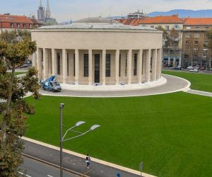Zagreb: Novouređen okoliš ispred Meštrovićevog paviljona 26.10.2018., Zagreb - Novouredjena hortikultura oko Mestrovicevog paviljona na trgu Zrtava fasizma.
Photo: Slavko Midzor/PIXSELL