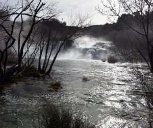 24. rođendan NP Krka proslavljen šetnjom od Skradinskog mosta do Skradinskog buka  27.01.2019., Skradin - U sklopu 34. rodjendana Nacionalnog parka Krka Udruga Forca 08 iz Sibenika organizirala je setnju od Skradinskog mosta do Skradinskog buka u duzini od 3400 metara pjesackom stazom usjecenom uz desnu obalu Krke. Photo: Hrvoje Jelavic/PIXSELL