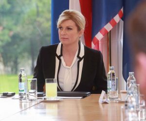 Zagreb: Predsjednica Grabar-Kitarović primila predstavnike radnika Uljanika 27.03.2019., Zagreb - Predsjednica Republike Kolinda Grabar Kitarovic primila je predstavnike radnika Uljanika.
Photo: Matija Habljak/PIXSELL