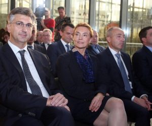 29.10.2018., Zagreb - U predvorju Nacionalne i sveucilisne knjiznice predstavljena je knjiga "Agrokor: Slom ortackog kapitalizma" autorice Martine Dalic. Andrej Plenkovic, Marija Pejcinovic Buric, Damir Krsticevic, Oleg Butkovic, Darko Horvat 
Photo: Luka Stanzl/PIXSELL