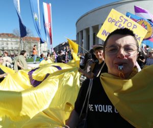Zagreb: Prvi Balkanski Trans Inter Marš 30.03.2019., Zagreb - Udruge Trans Mreza Balkan, Trans Aid i Spektra organizirali su prvi Balkanski Trans Inter Mars pod sloganom "Moje tijelo - moj hram! Moj identitet - moja stvar". Sudionici su se okupili na Trgu zrtava fasizma odakle su krenuli Trgom hrvatskih velikana, Jurisicevom, do Trga bana Jelacica, Praskom do Zrinjevca. Photo: Sanjin Strukic/PIXSELL