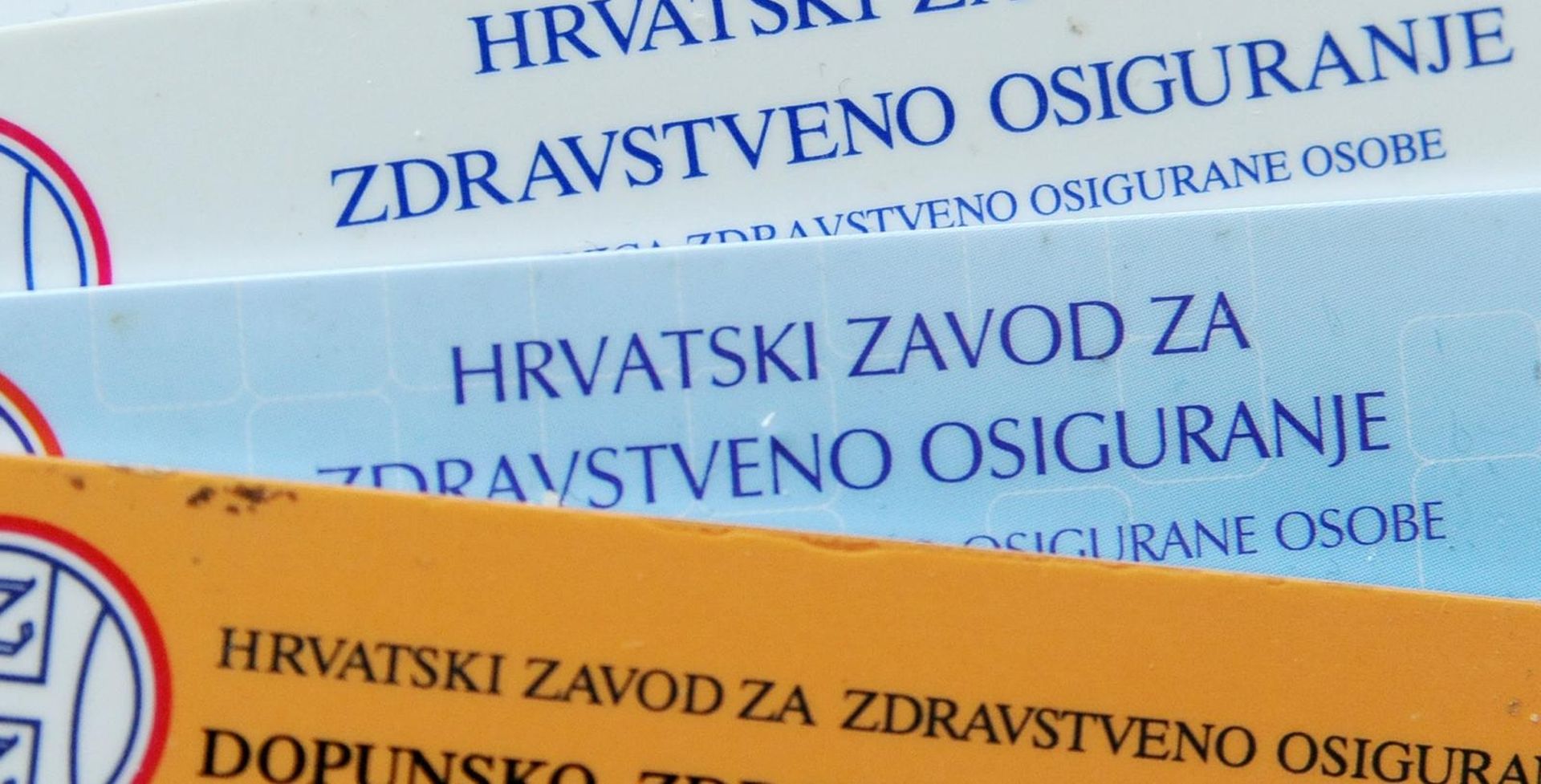 31.03.2015., Sibenik - Zdravstvena iskaznica i kartica dopunskog osiguranja. 
Photo: Dusko Jaramaz/PIXSELL