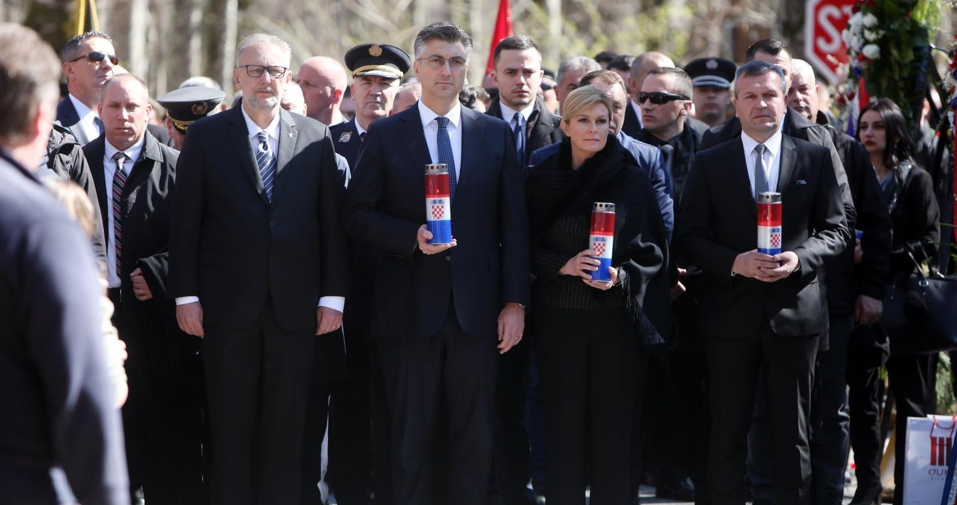 Plitvička jezera: Obilježavanje 28. obljetnice akcije Plitvice i pogibije 1. hrvatskog redarstvenika Jovića 31.03.2019., Plitvicka jezera - Na Spomen obiljezju Josipu Jovicu obiljezena je 28. akcija Plitvice i pogibija prvog hrvatskog redarstvenika Josipa Jovica: Photo: Kristina Stedul-Fabac/PIXSELL