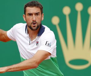 epa07510000 Marin Cilic of Croatia in action during his second round match against Guidi Pella of Argentina at the Monte-Carlo Rolex Masters tournament in Roquebrune Cap Martin, France, 16 April 2019.  EPA/SEBASTIEN NOGIER