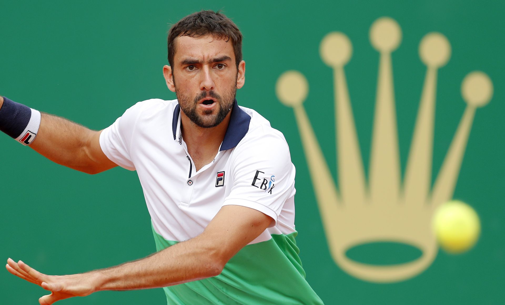 epa07510000 Marin Cilic of Croatia in action during his second round match against Guidi Pella of Argentina at the Monte-Carlo Rolex Masters tournament in Roquebrune Cap Martin, France, 16 April 2019.  EPA/SEBASTIEN NOGIER
