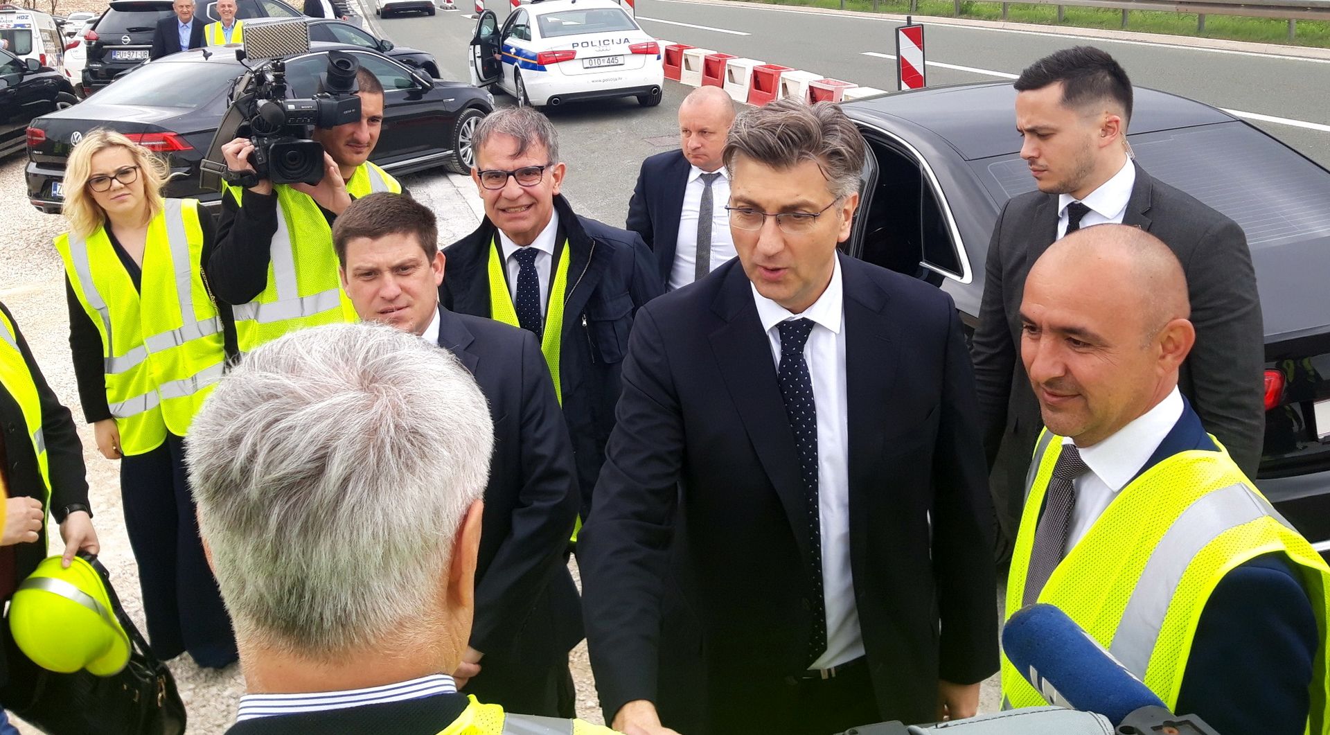 Pazin, 26.04.2019. - Predsjednik Vlade Andrej Plenković posjeto je gradilište punog profila Istarskog ipsilona.
foto HINA/ Daniel SPONZA/ es