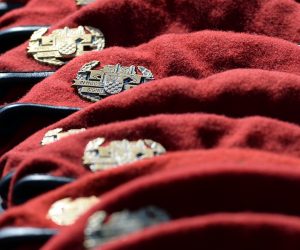 Split, 28.04.2019 -Proslava Svečano obilježavanje 28. godišnjice osnutka 4. gardijske brigade "Pauci", svečana ceremonija uručenja crvenih beretki novim pripadnicima 3. mb "Pauci", ispred Spomen kapelice "Sveti Križ" Dračevac.                                                             foto. HINA/ Mario Strmotić/ ms