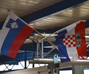03.06.2018., Savudrija - U organizaciji Ronilackog kluba HRVI Nemo-Adriatic i Zagrebackog holdinga, podruznica Vladimir Nazor, a u suradnji s Agencijom Promocija ronjenja tijekom ovog vikenda 2. i 3. lipnja odrzana je treca po redu Medjunarodna djecja ronilacka eko-patrola. 
Vise od 50 hrvatskih i slovenskih malisana zajedno s instruktorima ronjenja Ronilackog kluba HRVI Nemo-Adriatic iz Hrvatske i Slovenije aktivno je sudjelovalo u ciscenju Piranskog zaljeva na lokaciji kamp Veli Joze u Savudriji. 
Photo: Dusko Marusic/PIXSELL