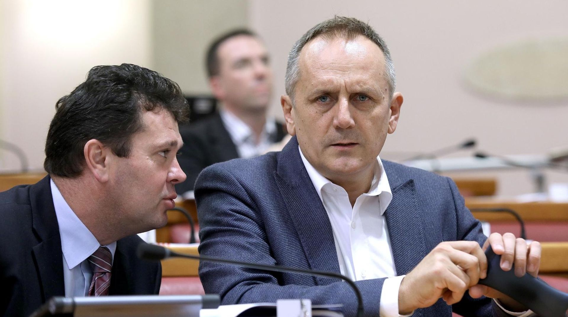 04.10.2017., Zagreb - Sabor je 5. sjednicu nastavio glasovanjem o raspravljenim tockama dnevnog reda. Josip Krizanic, Drago Prgomet. Photo: Patrik Macek/PIXSELL