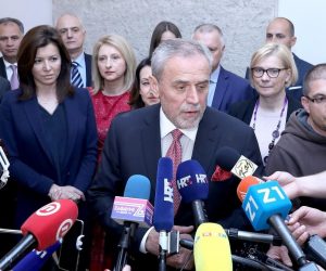 08.04.2019., Zagreb - Predstavnici Stranke rada i solidarnosti predali su u Saboru Drzavnom izbornom povjerenstvu kandidacijske liste za izbor clanova u Europski parlament.
Photo: Patrik Macek/PIXSELL