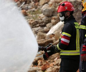 08.04.2019., Cres - Medjunarodna vatrogasna vjezba EU Modex Cres 2019. Vjezbu su obisli ministar unutrasnjih poslova Davor Bozinovic i povjerenik Europske komisije za humanitarnu pomoci civilnu zastitu  Christos Stylianices, te ministar turizma Gary Capelli.
Photo:Goran Kovacic/PIXSELL