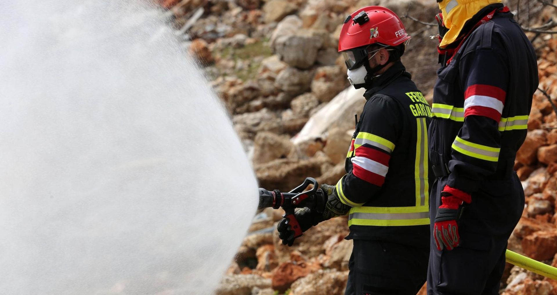 08.04.2019., Cres - Medjunarodna vatrogasna vjezba EU Modex Cres 2019. Vjezbu su obisli ministar unutrasnjih poslova Davor Bozinovic i povjerenik Europske komisije za humanitarnu pomoci civilnu zastitu  Christos Stylianices, te ministar turizma Gary Capelli.
Photo:Goran Kovacic/PIXSELL