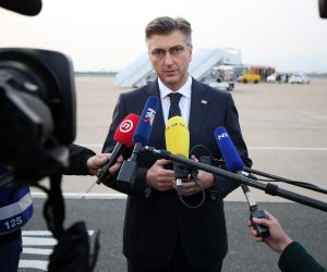 09.04.2019., Medjunarodna zracna luka Franjo Tudjman, Zagreb - Premijer Andrej Plenkovic dao izjavu za medije uoci sluzbenog doceka predsjednika Drzavnog vijeca Narodne Republike Kine Lija Keqianga. 
Photo: Igor Kralj/PIXSELL