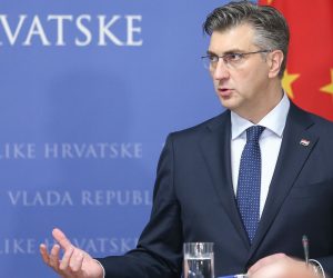 10.04.2019., Zagreb - U Banskim dvorima odrzan je sastanak predsjednika Vlade Andreja Plenkovica i predsjednika Drzavnog vijeca Narodne Republike Kine Li Keqianga. Predsjednik Vlade RH dao je izjavu nakon sastanka. Photo: Luka Stanzl/PIXSELL