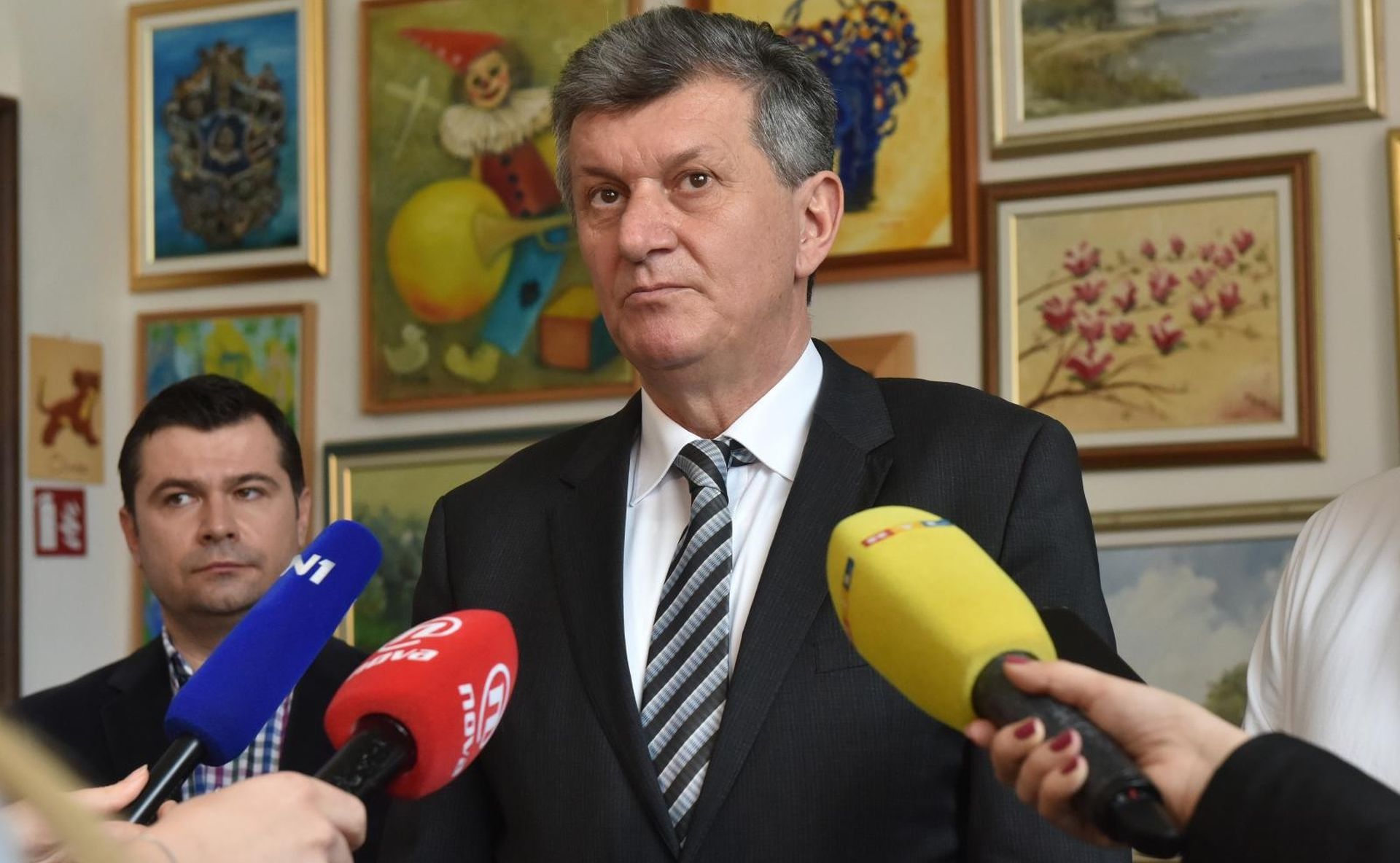 Gornja bistra: Ministar Kujundžić obišao Specijalnu bolnicu za kronične bolesti dječje dobi 11.02.2019., Gornja Bistra - Povodom obiljezavanja Svjetskog dana bolesnika, ministar zdravstva Milan Kujundzic u pratnji suradnika, posjetio je male bolesnike u Specijalnoj bolnici za kronicne bolesti djecje dobi - Gornja Bistra. Photo: Davorin Visnjic/PIXSELL
