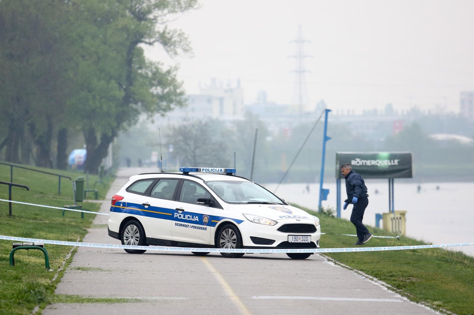 12.04.2019., Zagreb - Oko 7 sati ujutro, pronadjeno je tijelo nepoznate osobe u jezeru Jarun.
Photo: Borna Filic/PIXSELL