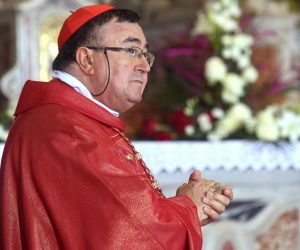 Šibenik: Procesijom i misom u crkvi Sv. Frane proslavljen blagdan sv. Nikole Tavelića 14.11.2018., Sibenik - Blagdan sv. Nikole Tavelica, prvog hrvatskog kanoniziranog sveca, svecano je proslavljen u crkvi sv. Frane u Sibeniku. Sredisnja misu predvodio je vrhbosanski nadbiskup kardinal Vinko Puljic. 
Prije mise odrzana je  procesija ulicama grada. 
Photo: Dusko Jaramaz/PIXSELL