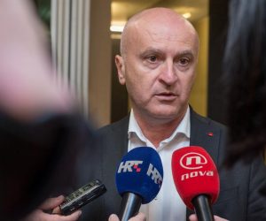 16.03.2019., Osijek - SDP je predstavio kandidate i listu za izbore za Europski parlament. Na skupu su bili predsjednik SDP-a Davor Bernardic, predsjednik SDP-a Osjecko - baranjske zupanije Domagoj Hajdukovic, europarlamentarka i kandidatkinja na listi Biljana Borzan te kandidati Barbara Antolic Vupora i Predrag Matic.
Photo: Dubravka Petric/PIXSELL