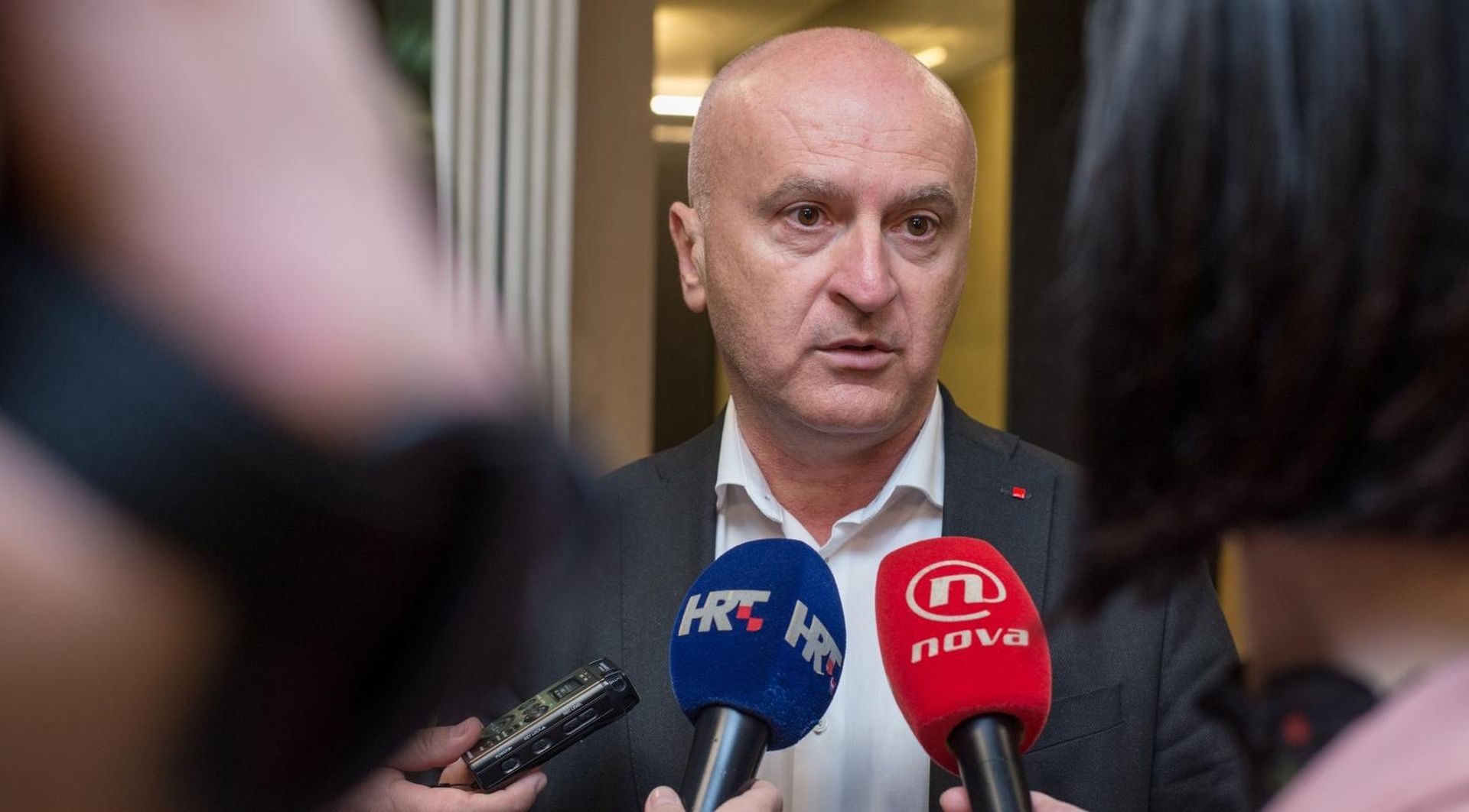 16.03.2019., Osijek - SDP je predstavio kandidate i listu za izbore za Europski parlament. Na skupu su bili predsjednik SDP-a Davor Bernardic, predsjednik SDP-a Osjecko - baranjske zupanije Domagoj Hajdukovic, europarlamentarka i kandidatkinja na listi Biljana Borzan te kandidati Barbara Antolic Vupora i Predrag Matic.
Photo: Dubravka Petric/PIXSELL