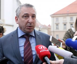 Zagreb: Ministri dolaze na sjednicu Vlade 17.01.2019., Zagreb- Vlada je 138. sjednicu pocela raspravom o nacrtu konacnog prijedloga zakona o izmjenama i dopunama Zakona o sanaciji kreditnih institucija i investicijskih drustava. Ministri dolaze na sjednicu.
Predrag Stromar. 
Photo: Patrik Macek/PIXSELL