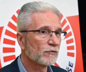Sl. Brod: Čelnici sindikalne referendumske inicijative predstavili inicijativu "67 je previše" 20.03.2019., Slavonski Brod - Celnici sindikalne referendumske inicijative predstavili su u Slavonskom Brodu  'Inicijativu 67 je previse', koja pokrece referendum protiv odlaska u mirovinu sa 67 godina. 
Photo: Ivica Galovic/PIXSELL