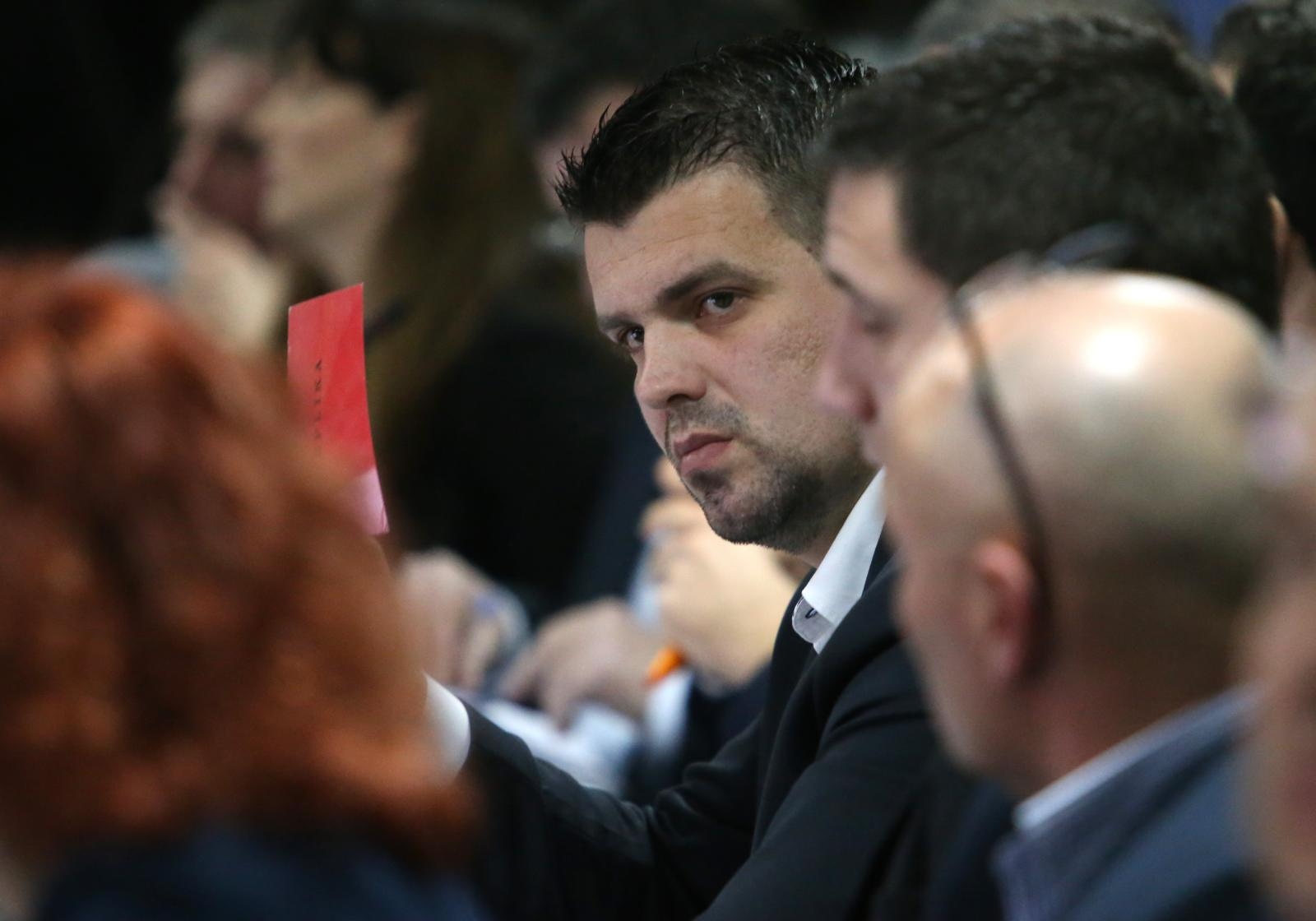 22.02.2019., Split - U Banovini je zapocela tematska sjednica Gradskog vijeca o Marjanu. Nedugo nakon obracanja gradonacelnika Andre Krstulovica Opare, Ante Cikotic iz MOST-a zatrazio je pauzu zbog nepostivanja zakona. Ante Cikotic.
Photo: Ivo Cagalj/PIXSELL
