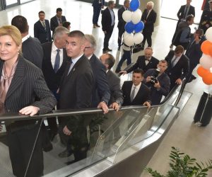 24.04.2019., Zadar -  Predsjednica Kolinda Grabar Kitarovic danas je nazocila svecanoj sjednici Zadarske zupanije u luci Gazenica gdje je svecano otvorila novu zgradu putnickog terminala. 
Photo: Dino Stanin/PIXSELL