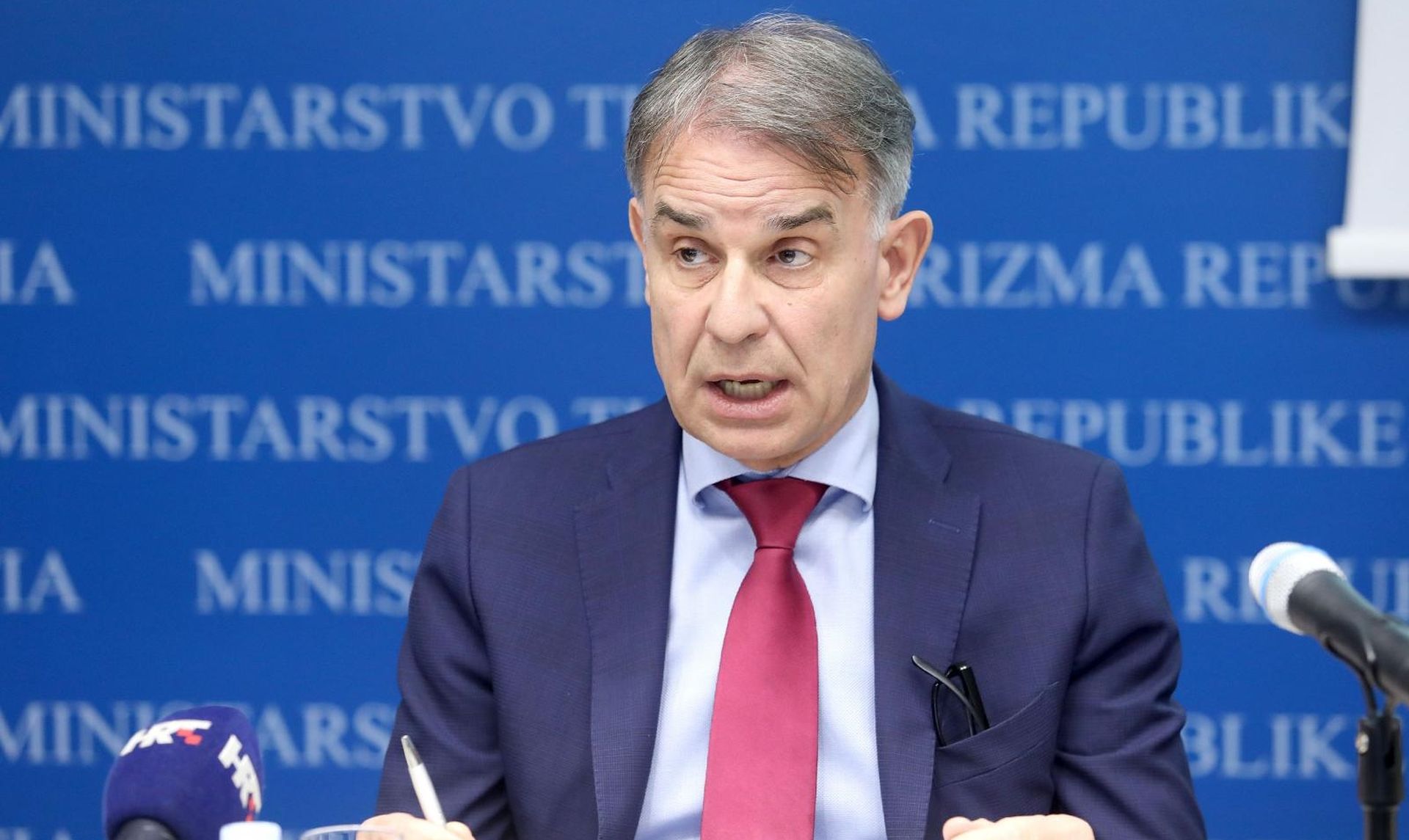Zagreb: Ministarstvo turizma predstavilo kreditnu liniju za iznajmljivače 27.02.2019., Zagreb - Ministarstvo turizma predstavilo je na konferenciji za medije kreditnu liniju namijenjenu privatnim iznajmljivacima u turizmu. Rijec je o Programu mikrokreditiranja privatnih iznajmljivaca s povoljnim kreditnim sredstvima i subvencijom kamate.
Photo: Patrik Macek/PIXSELL