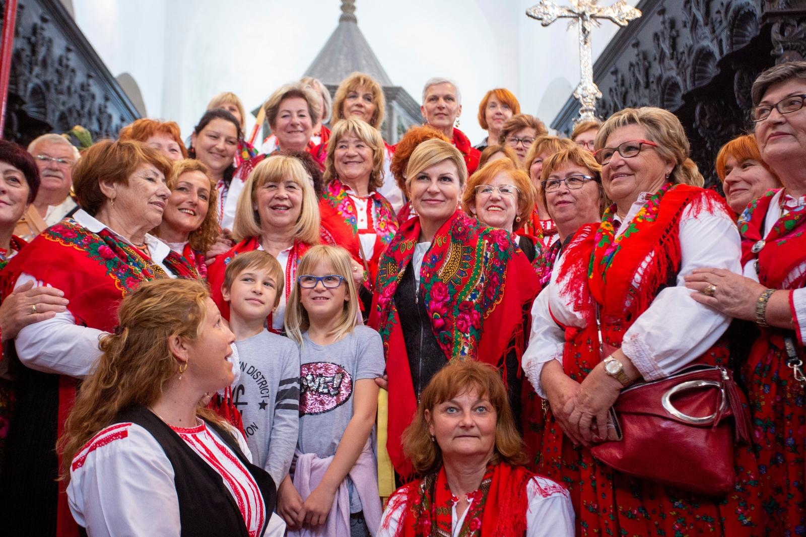 28.04.2019., Rab - Predsjednica Republike Hrvatske Kolinda Grabar-Kitarovic, u sklopu posjete otocnom dijelu Primorsko-goranske zupanije, prisustvovala je procesiji svih rapskih zupa za "Krizima" i misnom slavlju u Katedrali Uznesenja Blazene Djevice Marije. 
Photo: Nel Pavletic/PIXSELL