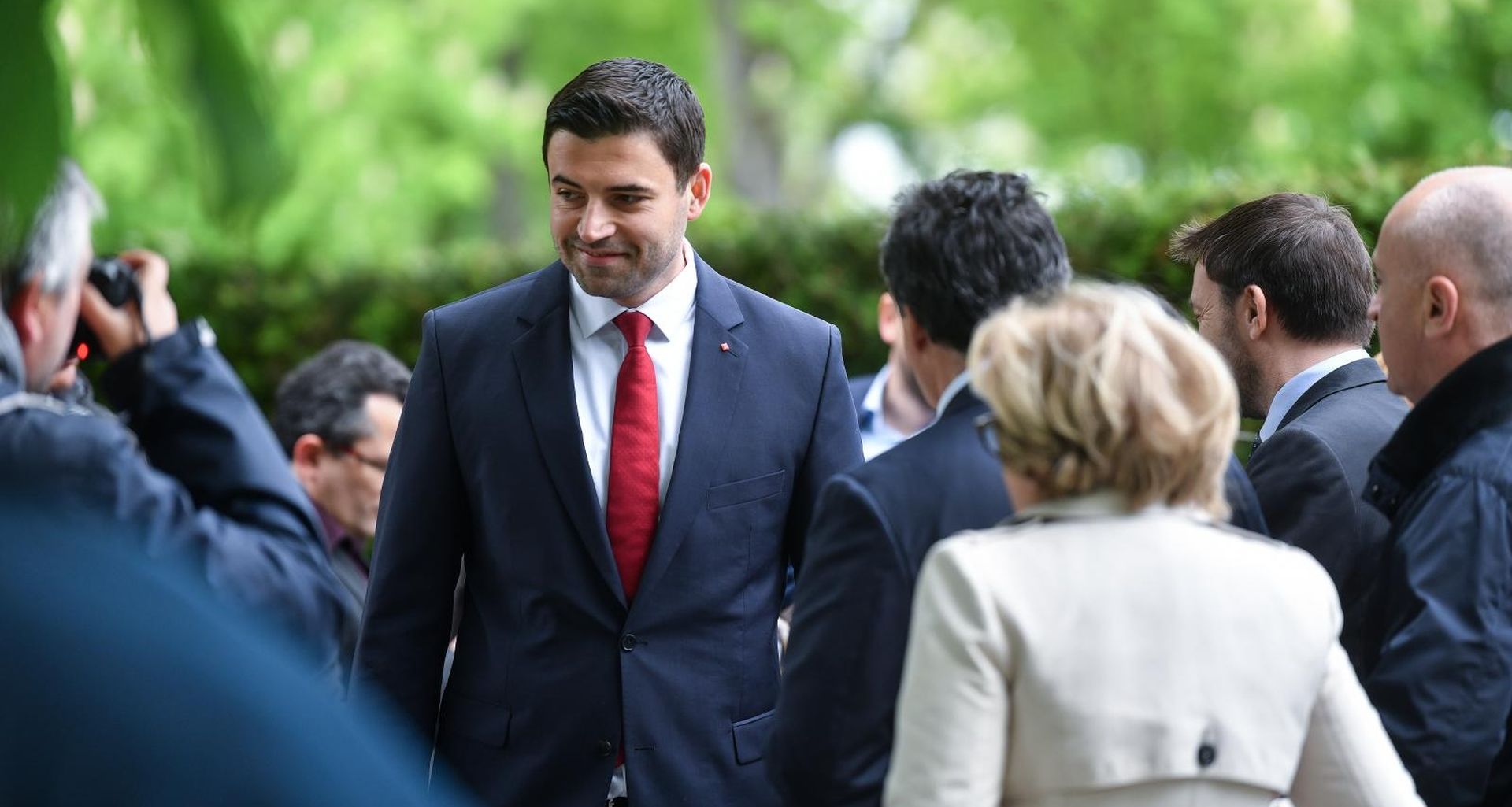 29.04.2019., Zagreb - Delegacija SDP-a polozila je vijence na grob Ivice Racana povodom obljetnice smrti. Predsjednik SDP-a Davor Bernardic Photo: Sandra Simunovic/PIXSELL