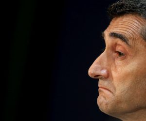 epa07494538 Barcelona's manager Ernesto Valverde during a press conference in Manchester, Britain, 09 April 2019. FC Barcelona will face Manchester United in their UEFA Champions League quarter final, first leg soccer match on 10 April 2019.  EPA/NIGEL RODDIS