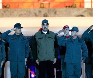 epa07542512 A handout photo made available by the press office of Miraflores shows Venezuelan President Nicolas Maduro (C) as he attends a official ceremony with members of the National Bolivarian Armed Forces of Venezuela, in Caracas, Venezuela, 02 May 2019.  EPA/HANDOUT HANDOUT  HANDOUT EDITORIAL USE ONLY/NO SALES