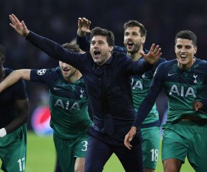 epa07556651 Coach Mauricio Pochettino (C) and players of Tottenham Hotspur celebrate after the UEFA Champions League semi final, second leg soccer match between Ajax Amsterdam and Tottenham Hotspur in Amsterdam, The Netherlands, 08 May 2019.  EPA/OLAF KRAAK