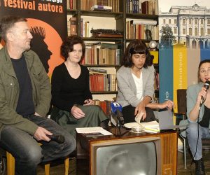 Rijeka, 09.05.2019 - U Book caffeu Dnevni boravak u Rijeci, u èetvrtak je na konferenciji za novinare najavljen 12. rijeèki sajam knjige i festival autora "Vrisak". Program su najavili, umjetnièki direktor festivala Drago Glamuzina(1L), voditeljica posebnog programa Katarina Petroviæ (2D), voditeljica odnosa s javnoæu Iris Monja (1D) te Nikolina Radiæ tiviæ, ravnateljica Pomorskog i povijesnog muzeja Hrvatskog primorja (2L).
foto HINA/ Miljenko KLEPAC/ ds
