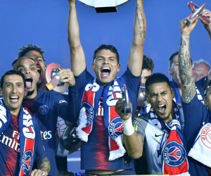 epa07582925 Paris Saint Germain players celebrate with the league winner trophy during a ceremony after the French Ligue 1 soccer match between Paris Saint-Germain (PSG) and Dijon FCO at the Parc des Princes stadium in Paris, France, 18 May 2019.  EPA/Julien de Rosa
