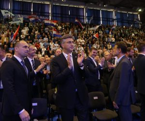 Osijek, 23.05.2019.
Završni predizborni skup Hrvatske demokratske zajednice u Osijeku odžan u Športskoj dvorani Zrinjevac u Osijeku. Na skupu su predstavljeni kandidati  liste HDZ-a za izbor zastupnika u Europski parlament i Program "Hrvatska za generacije", a okupljenima se se obratio i predsjednik HDZ-a Andrej Plenković.